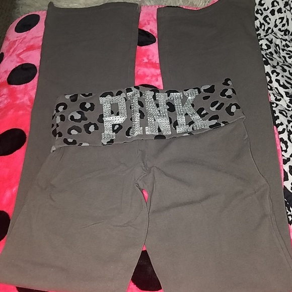 XS VSPINK ~ Rare yoga's♡ - Picture 3 of 4